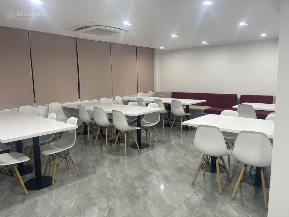 Siêu phẩm toà văn phòng cầu giấy 125m2 mt 8.5m  8 tầng có hầm dòng tiền 2 tỷ/năm giá 87 tỷ