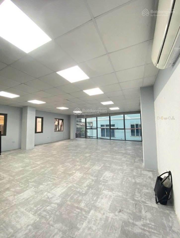 Siêu phẩm toà văn phòng cầu giấy 125m2 mt 8.5m  8 tầng có hầm dòng tiền 2 tỷ/năm giá 87 tỷ