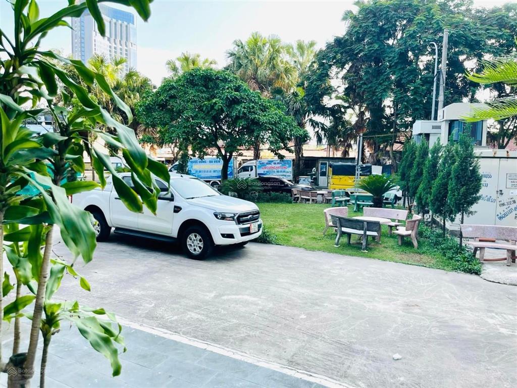 Khách sạn 3 sao 176m8t kdt mới cái dăm bãi cháyquảng ninhvị trí đắc địa dtiền 5ty/n giá 30 tỷ