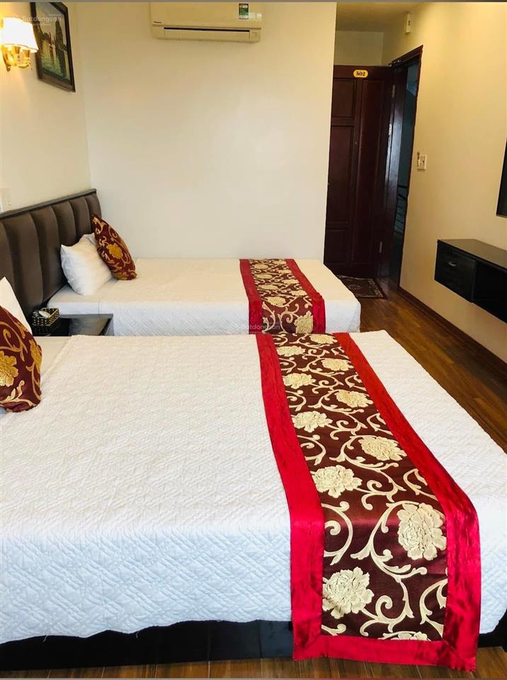 Khách sạn 3 sao 176m8t kdt mới cái dăm bãi cháyquảng ninhvị trí đắc địa dtiền 5ty/n giá 30 tỷ