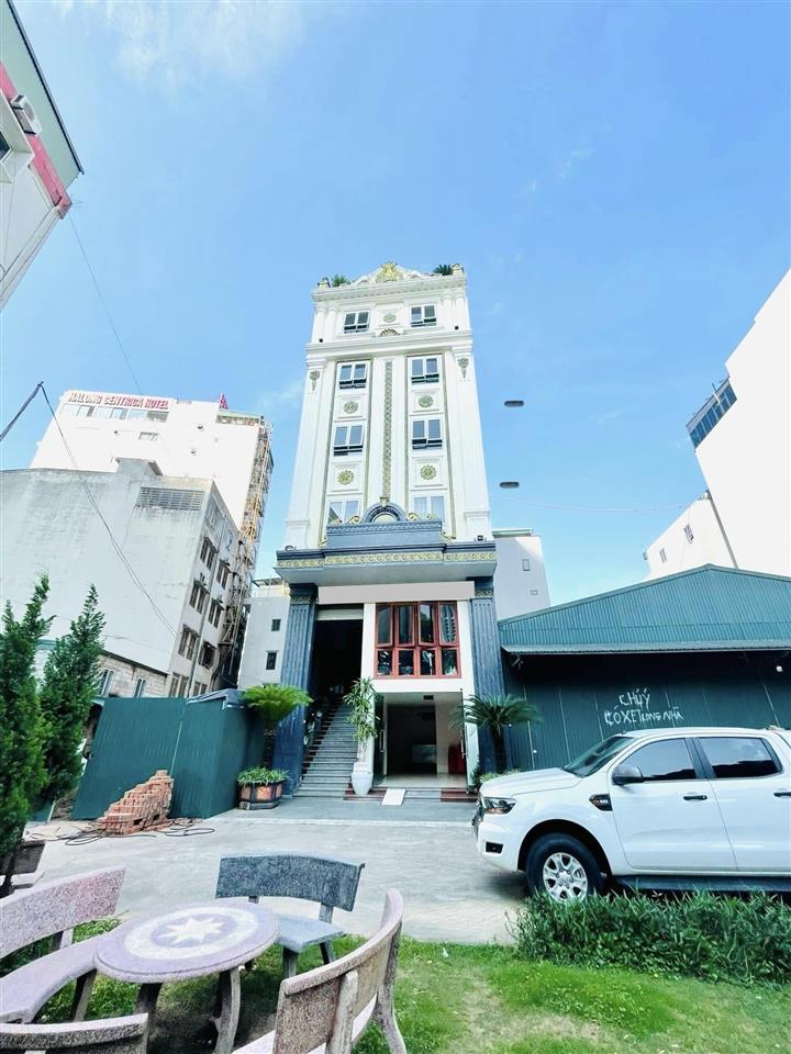 Khách sạn 3 sao 176m8t kdt mới cái dăm bãi cháyquảng ninhvị trí đắc địa dtiền 5ty/n giá 30 tỷ