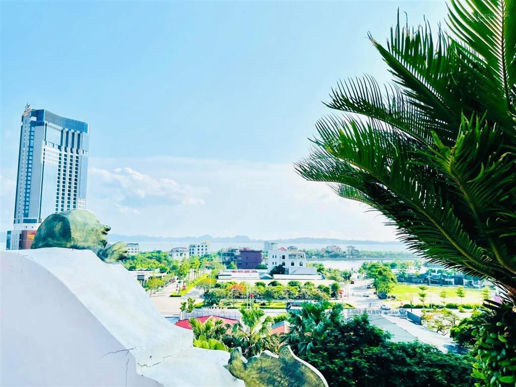 Khách sạn 3 sao 176m8t kdt mới cái dăm bãi cháyquảng ninhvị trí đắc địa dtiền 5ty/n giá 30 tỷ