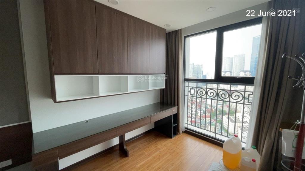 Chị gái tôi cần bán gấp căn hộ ct8 the emerald 3pn giá 7,5 tỷ.  0971 461 ***