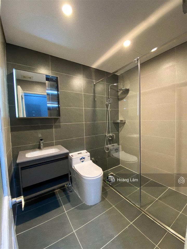 Mới. chủ nhà là bạn thân tôi gửi tôi bán giùm căn hộ vinaconex1 kdt 3n 10,2 tỷ.  0971 461 ***