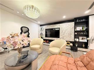 Gia đình chuyển công tác cần bán căn hộ 3 ngủ