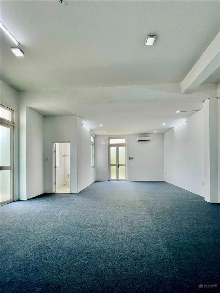 Cho thuê văn phòng 25m2  30m2  60m2  80m2 căn góc 2 mặt tiền khánh hội quận 4 giá 6 triệu/th