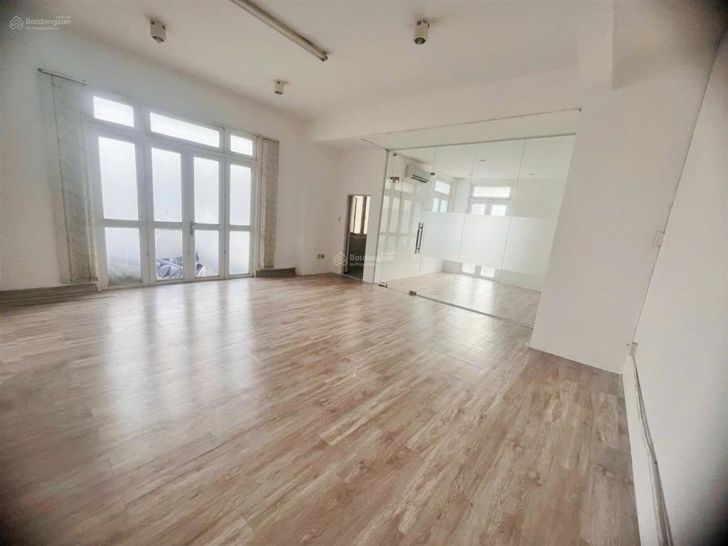 Cho thuê văn phòng 60m2 tại căn góc 2 mặt tiền khánh hội, quận 4, giá 15 triệu/tháng