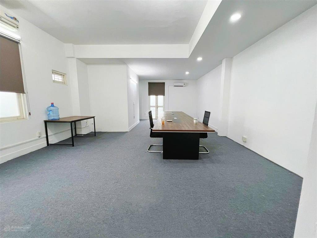 Cho thuê văn phòng 60m2 tại căn góc 2 mặt tiền khánh hội, quận 4, giá 15 triệu/tháng
