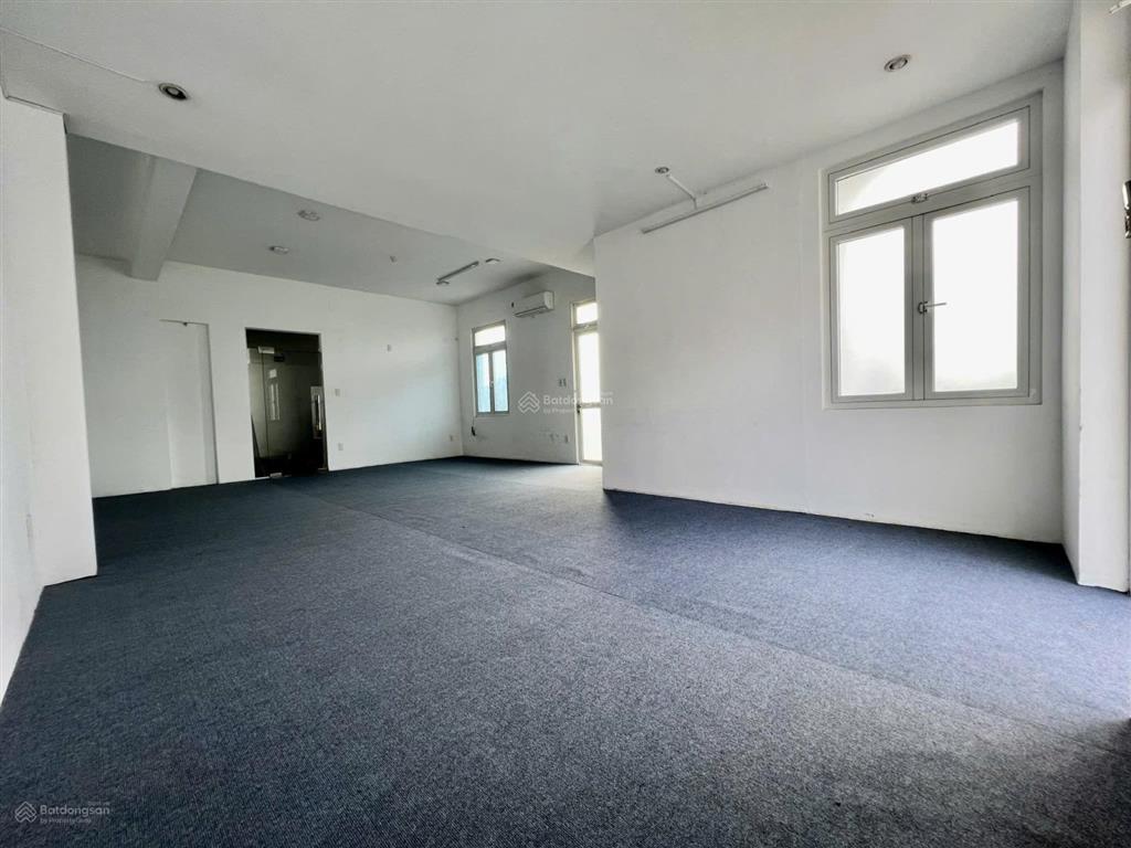Cho thuê văn phòng 60m2 tại căn góc 2 mặt tiền khánh hội, quận 4, giá 15 triệu/tháng