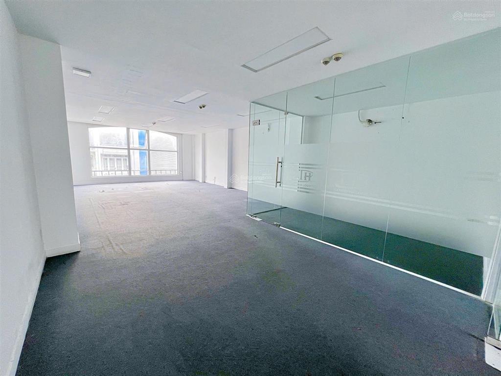 Cho thuê văn phòng 80m2, ngang 6m ở 219 khánh hội quận 4, giá chỉ 16 triệu cho làm 24/7