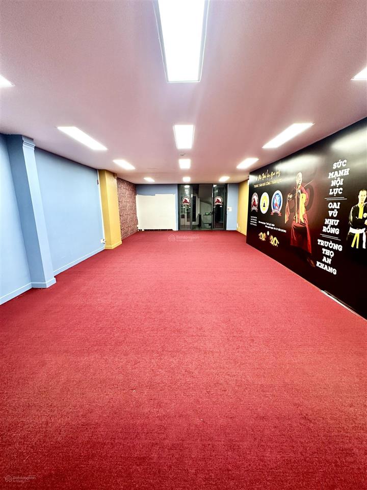Cho thuê văn phòng 80m2, ngang 6m ở 219 khánh hội quận 4, giá chỉ 16 triệu cho làm 24/7