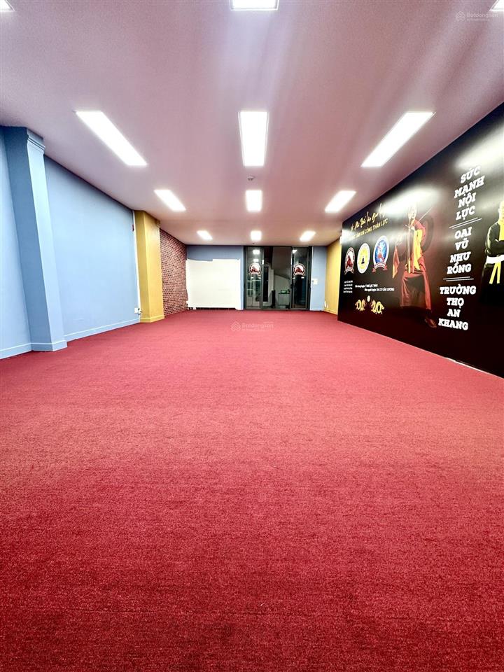 Cho thuê văn phòng 80m2, ngang 6m ở 219 khánh hội quận 4, giá chỉ 16 triệu cho làm 24/7