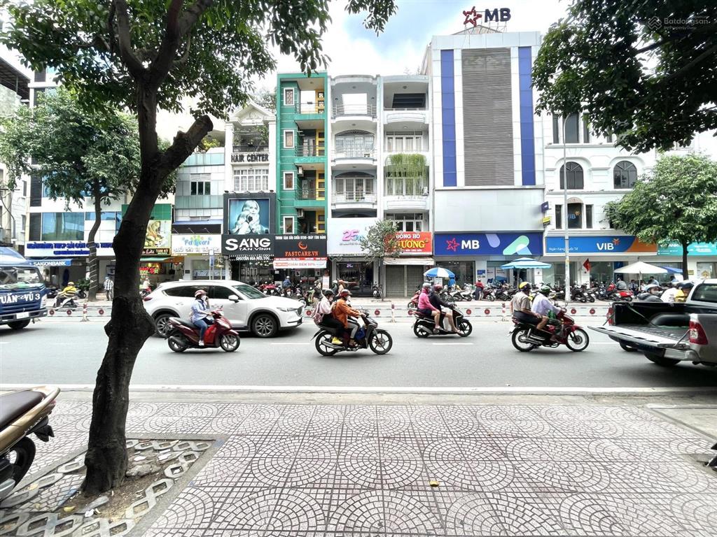 Cho thuê văn phòng 80m2, ngang 6m ở 219 khánh hội quận 4, giá chỉ 16 triệu cho làm 24/7