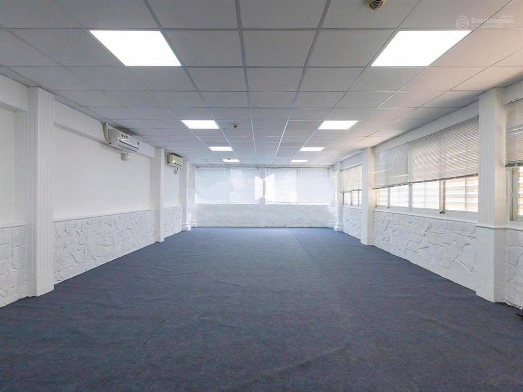 Cho thuê văn phòng 80m2, ngang 6m ở 219 khánh hội quận 4, giá chỉ 16 triệu cho làm 24/7