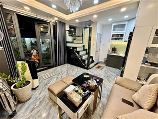 Chính chủ bán nhà ngang 5,2 mét hẻm xe hơi 8m đường bến vân đồn, quận 4, cách đường lớn chỉ 7 mét