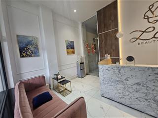 Cho thuê mặt bằng kdc sầm uất ngay trung tâm quận 3, gồm 2,5 tầng (trệt, lầu 1 và 1 phần tầng hầm)