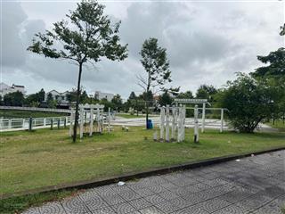 Chính chủ bán đất tặng nhà. đường bờ hồ, view trực diện hồ. pháp lý sạch. vị trí cực đẹp.