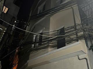 Bán nhà riêng 4 tầng ngay phố đình thôn, nhà 4 tầng 1 tum xây ở chắc chắn