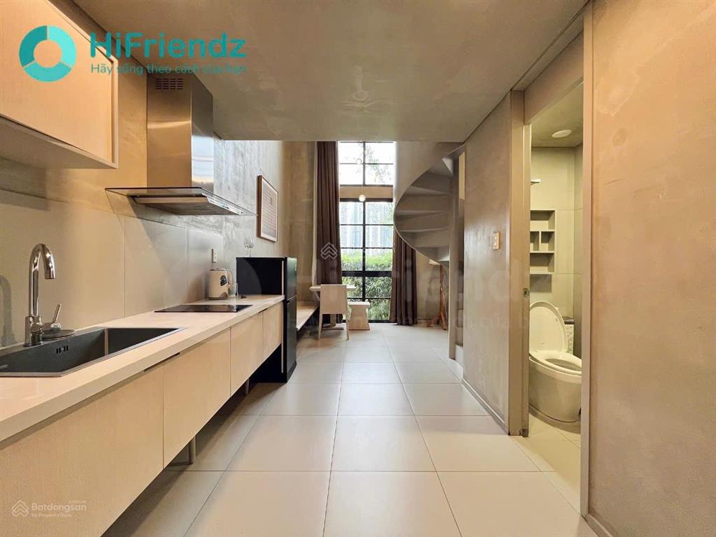 Duplex thiết kế hiện đại  cửa kính lớn thoáng sáng  nội thất đầy đủ  tone nội thất ấm cúng