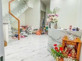 Q7 4,5x9m, tân mỹ, 4 tầng btct, chừa sẵn học thang máy, 3pn, 3wc, phòng khách rộng + 1pn, nhỉnh 7tỷ