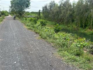 Bán đất thổ hoàn toàn,vị trí đẹp, chỉ 399 triệu, 185m2 tại bình hòa bắc, đức huệ, long an