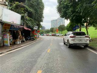 Bán đất ngọc thuỵ 81m2 mt 12m lô góc cách chợ ngọc thuỵ chỉ 200m (đất trong đê nhé các bác)
