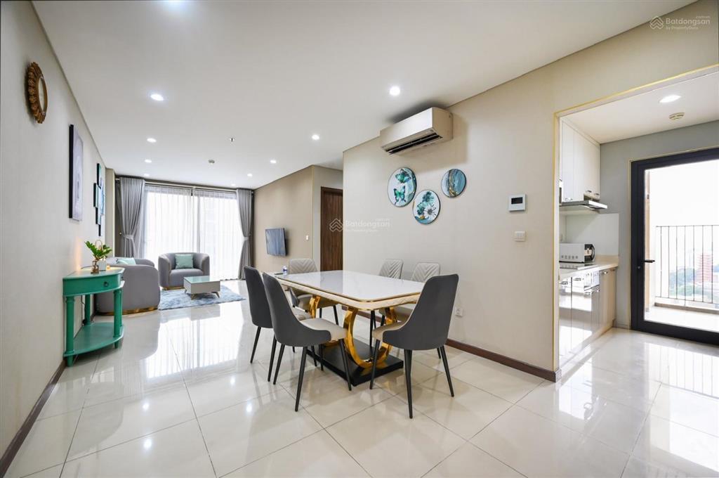 Cần cho thuê gấp căn hộ the gold view. dt 115m2, 3pn, 2wc. giá 26tr/th.  0365 695 ***