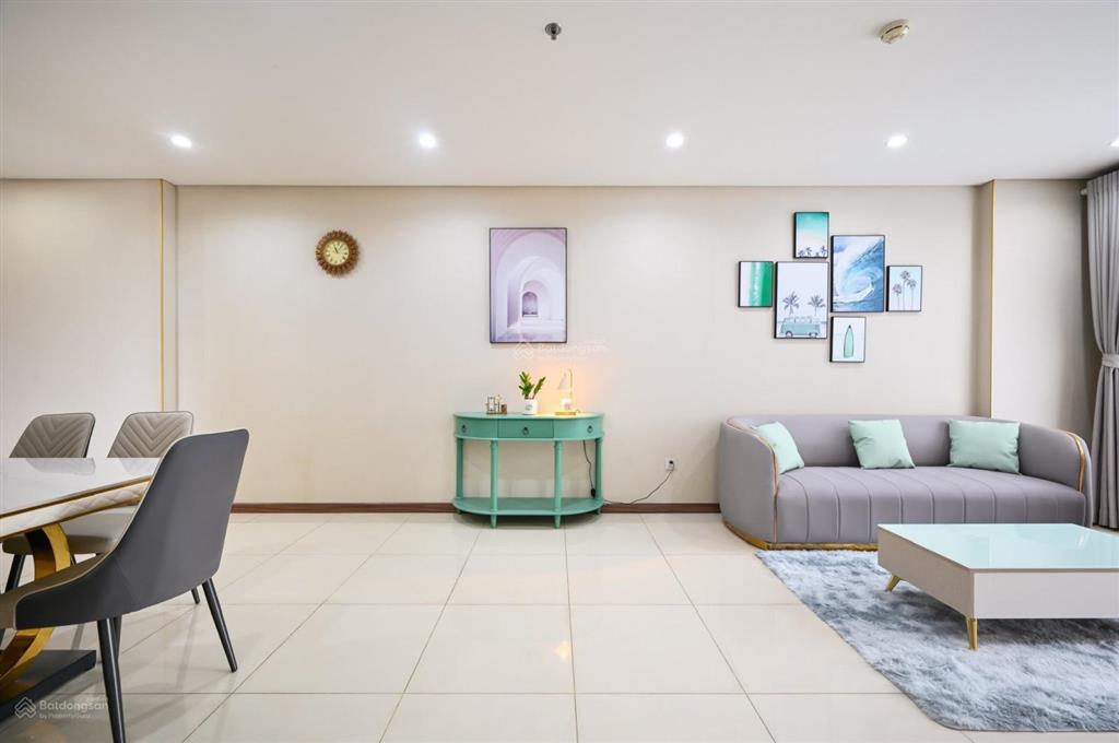 Cần cho thuê gấp căn hộ the gold view. dt 115m2, 3pn, 2wc. giá 26tr/th.  0365 695 ***