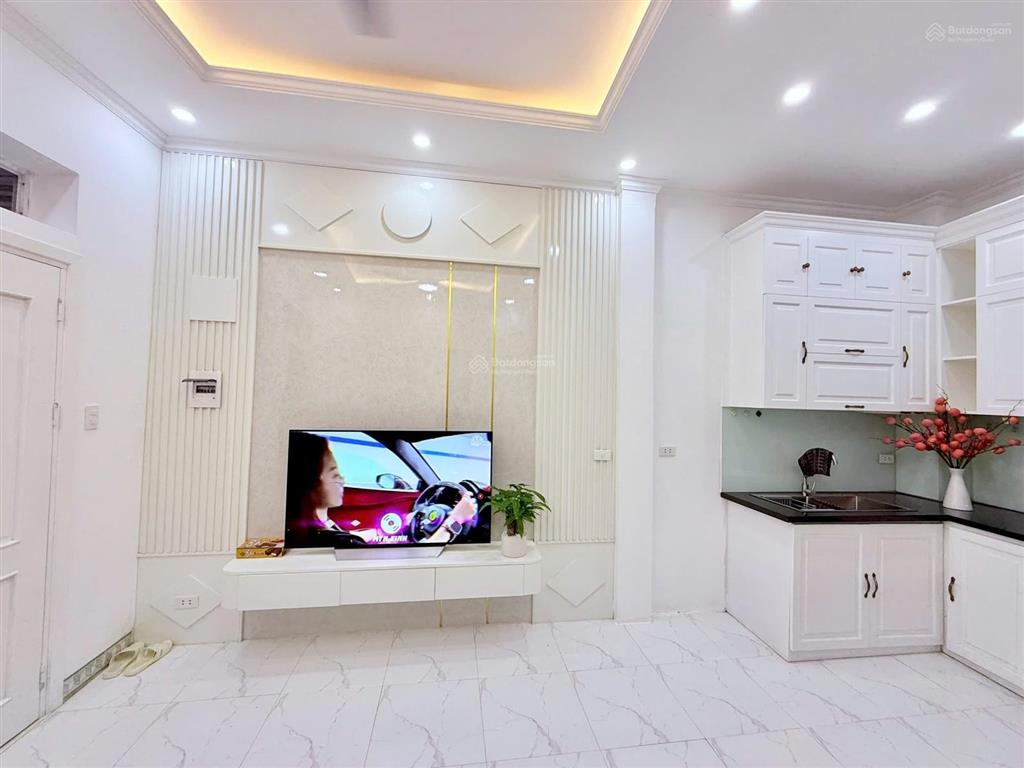 Bán nhà lê thanh nghị cạnh đại học bách khoa gần mặt phố 5 tầng mới đẹp chỉ 6.6 tỷ.