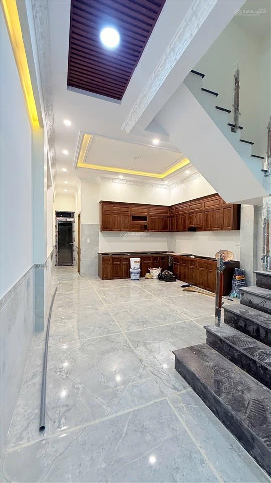 Giảm ngay 400 tr, nhà 3t, 81m2, full nội thất, gần chợ lã xuân oai, tăng nhơn phú a, chỉ còn 7t8