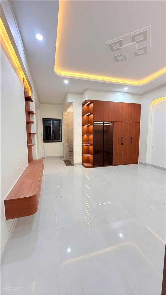 Giảm ngay 400 tr, nhà 3t, 81m2, full nội thất, gần chợ lã xuân oai, tăng nhơn phú a, chỉ còn 7t8