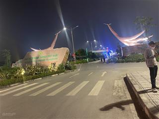 Bán nhà mặt phố trâu quỳ  lô góc hiếm  vỉa hè rộng  kinh doanh sầm uất