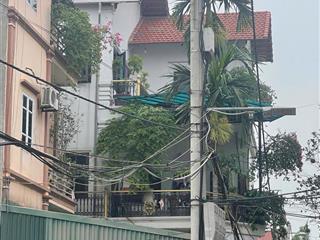 Bán biệt thự 3 tầng  thôn đá, dương xá  căn góc 2 mt  view hồ thoáng mát giá cả nhà 8x triệu/m2