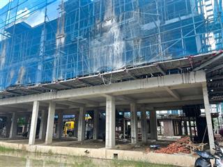 (khách bỏ cọc)nên em mở bán lại một căn *hoa hậu* 67,5m2, đối diện chung cư, vị trí siêu đẹp