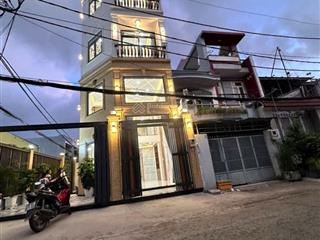 Lô góc 2 mặt thoáng, dt gần 100m2, ngang 8m bề thế, 5 tầng kiên cố, 7pn, 6vs. full nội thất