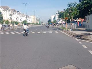 Nhà 3 lầu 6x20 dt công nhận đủ 120m2 dương quãng hàm p5 giáp bình thạnh.