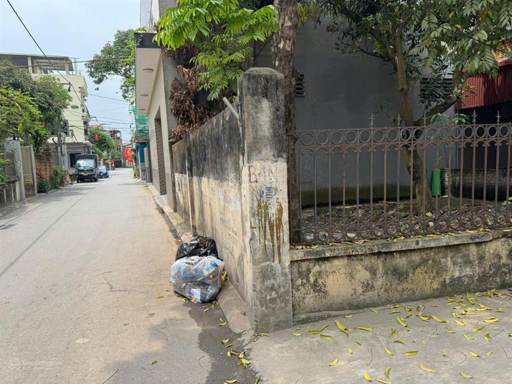 Bán đất 80m2 kiêu kỵ gia lâm 2 mặt tiền vuông vắn
