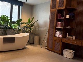 Chủ chuyển nhà đi nước ngoài bán gấp bt chỉ xách valy về ở