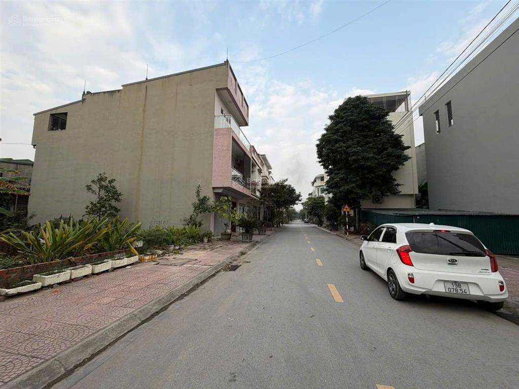 Lô đất đẹp hoà lạc  vị trí đắc địa, sát metro 5 & khu cnc, gần trường đhqg, gần chợ  2.x tỷ