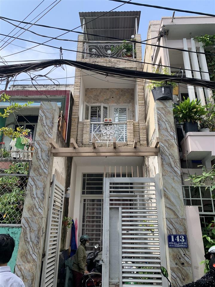 Nhà 2 mt 143 đường số 1, p.4 . trung tâm quận, sầm uất