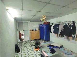 Nhà diện tích lớn chủ xây thành 2 căn riêng biệt, có gác rộng mênh mông chủ ở 1 căn 1 căn cho thuê