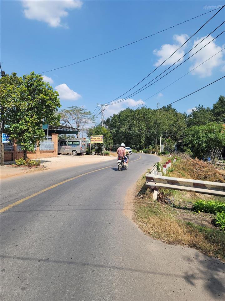 Đất lô góc 2 mặt tiền nhựa và kênh thủy lợi 12m (gia bình  trảng bàng) 821m2 giá 635 triệu