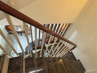 Nhà bà hom 60m2 hxh 7.8 tỷ thương lượng