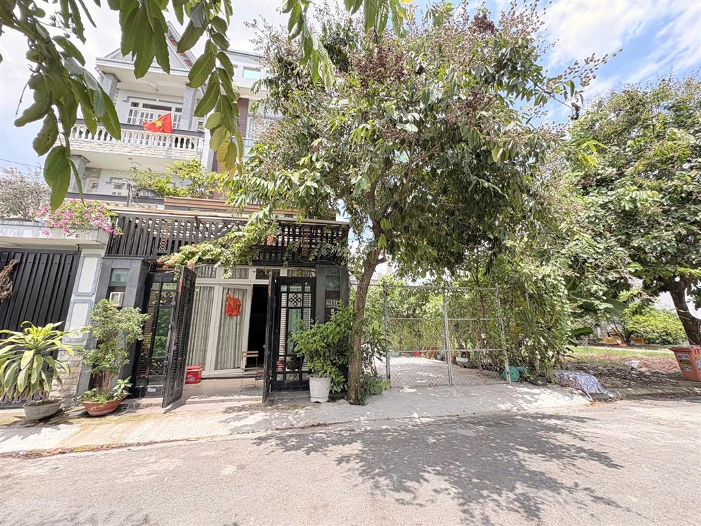 Giảm 1 tỷ  nhà 3 tầng ngay phan văn hớn  kdc đại hải  gần chợ, siêu thị hxh ~ 208.6m2 ngang 10m