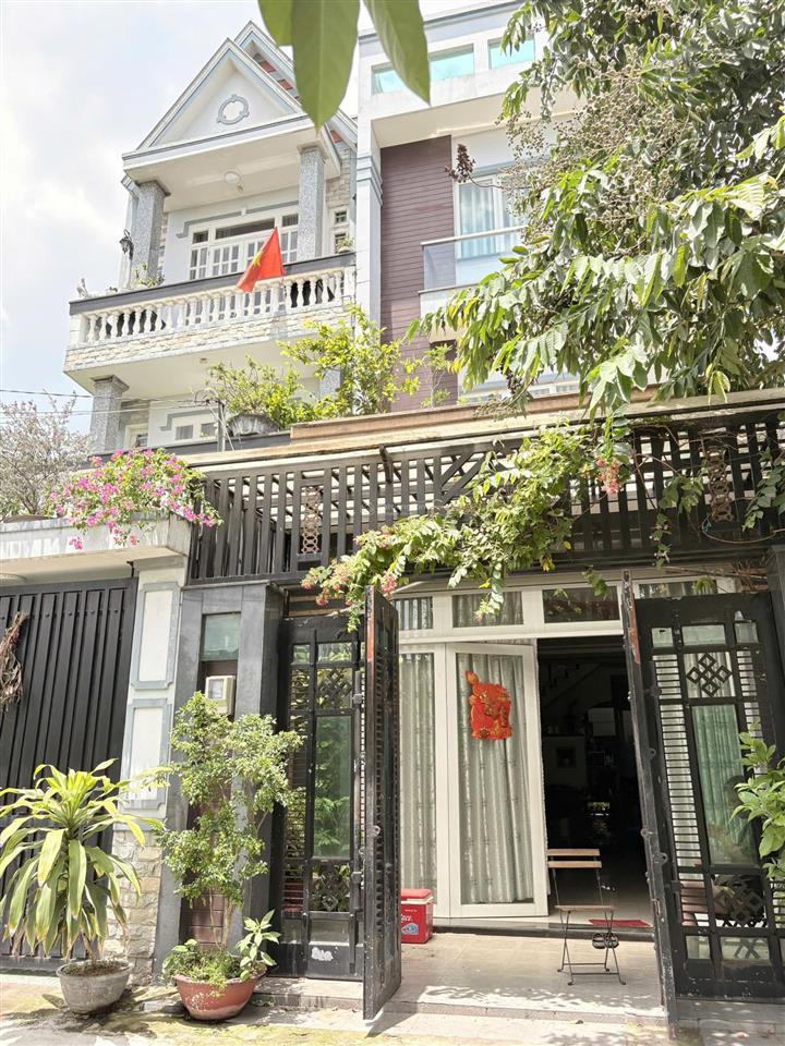 Giảm 1 tỷ  nhà 3 tầng ngay phan văn hớn  kdc đại hải  gần chợ, siêu thị hxh ~ 208.6m2 ngang 10m