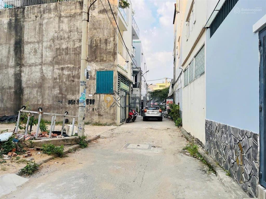 Lô đất ngang 8m  tiện xây chdv  hxh  sát phạm văn đồng  gần đh cảnh sát  đường số 9