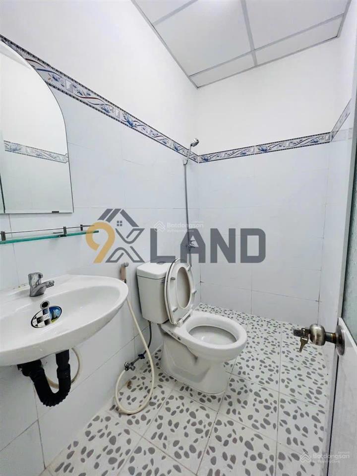 Nhà 2 tầng hẻm xe hơi thông  gần ga metro  chợ thủ đức  tiện ích đầy đủ ~ 100m2 ngang ~ 5m