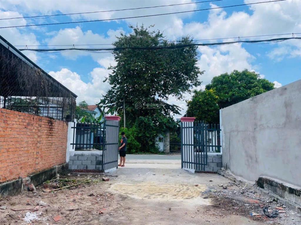 Đất có hàng rào sẵn full thổ cư 200m2 (7x28m) đối diện kcn tân phú trung