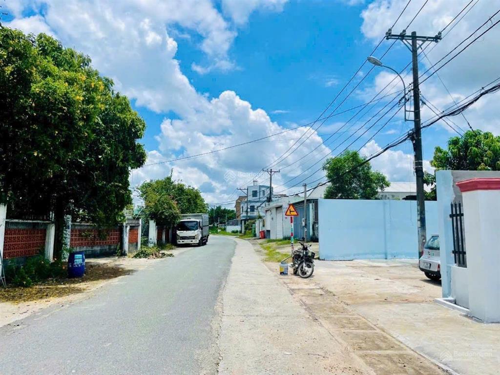 Đất có hàng rào sẵn full thổ cư 200m2 (7x28m) đối diện kcn tân phú trung
