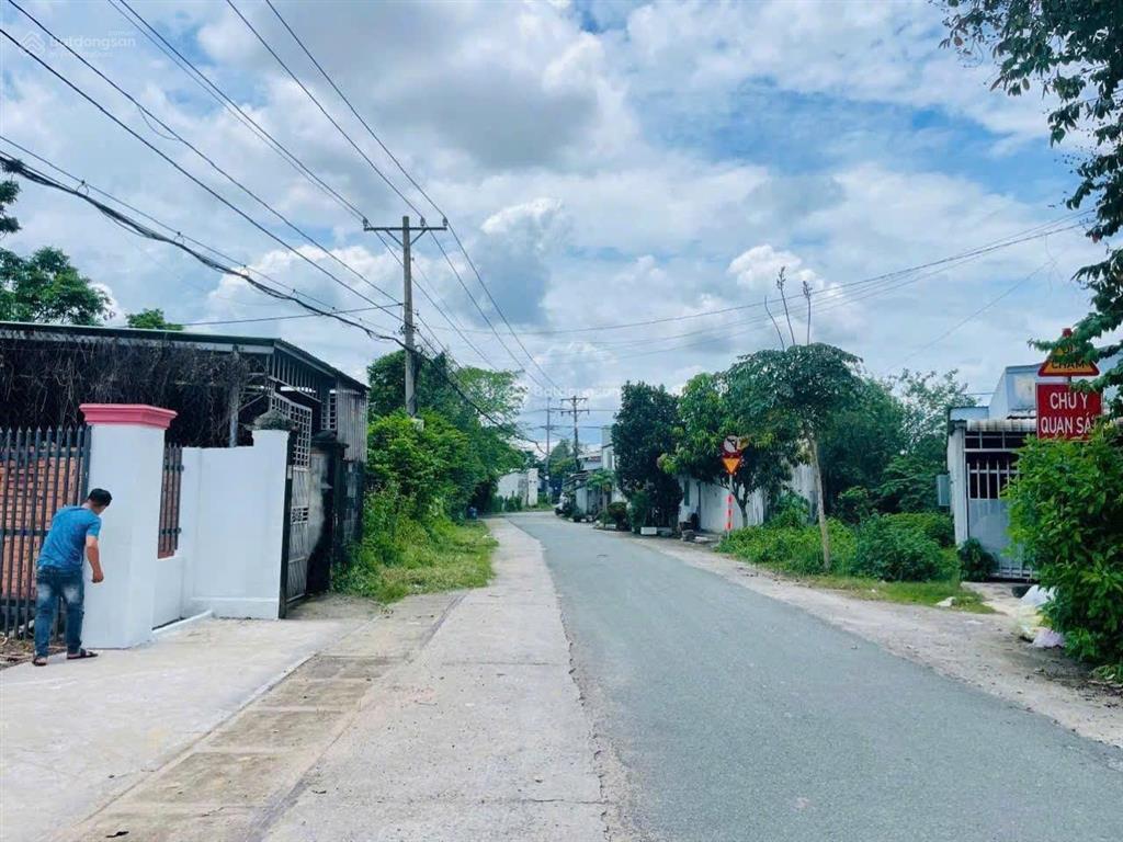Đất có hàng rào sẵn full thổ cư 200m2 (7x28m) đối diện kcn tân phú trung